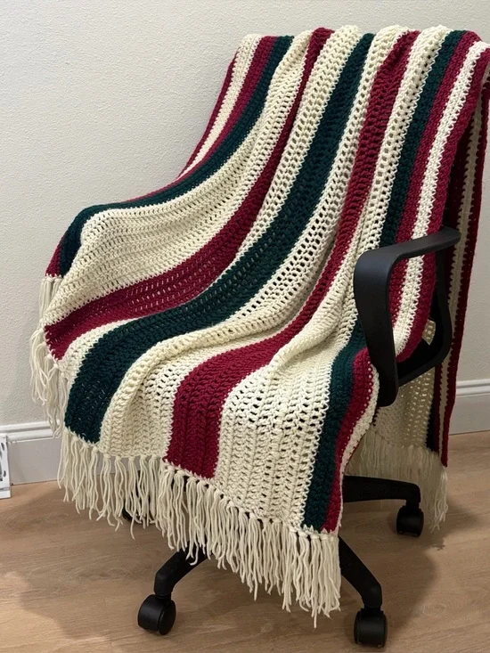 Handmade Crochet Throw Blanket Fringe Cranberry Evergreen Cream 67x43