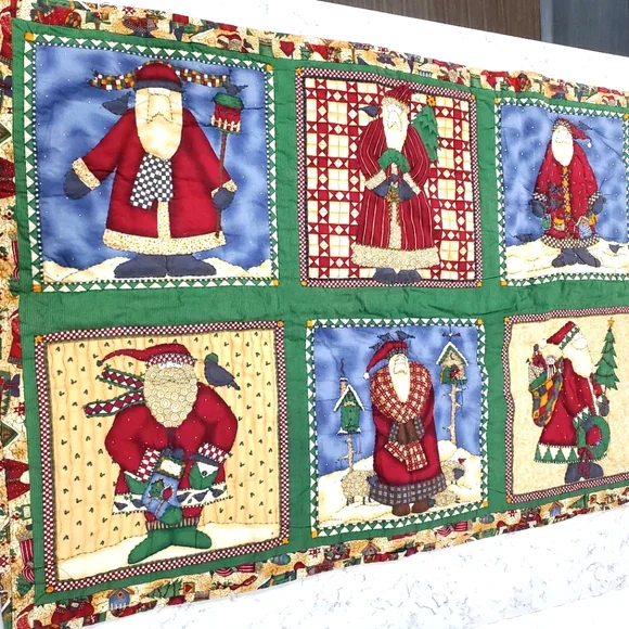 Santa Clause Christmas Holiday Quilt Lap Blanket
