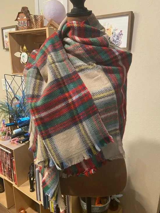 Cozy Plaid Holiday Throw Blanket Scarf - Red & Green