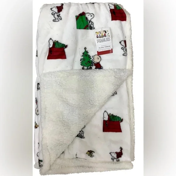 New PEANUTS Snoopy Christmas Holiday Ultra Soft Sherpa Throw Blanket 50x60