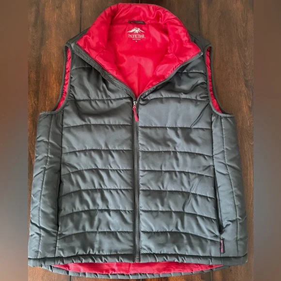 Men’s Gray and Red Puffer Vest Medium