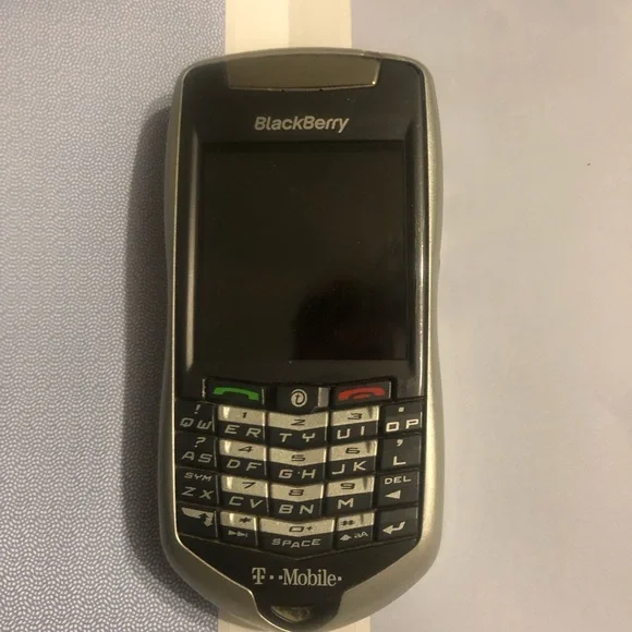 BlackBerry 7105t Gray/Silver T-Mobile Cell Phone Original w Holder Case