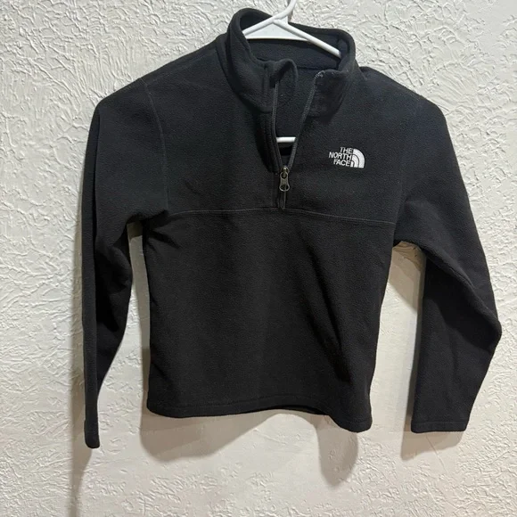 The North Face Black Pullover Fleece Sweater Jacket. Boy’s XS 6.