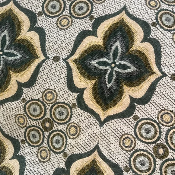 Vintage Jacquard Tapestry Tablecloth / Throw – Medallion Pattern