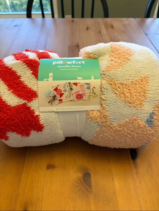 pillowfort Chenille candy print Throw Blanket - White with Red & Peach Accents