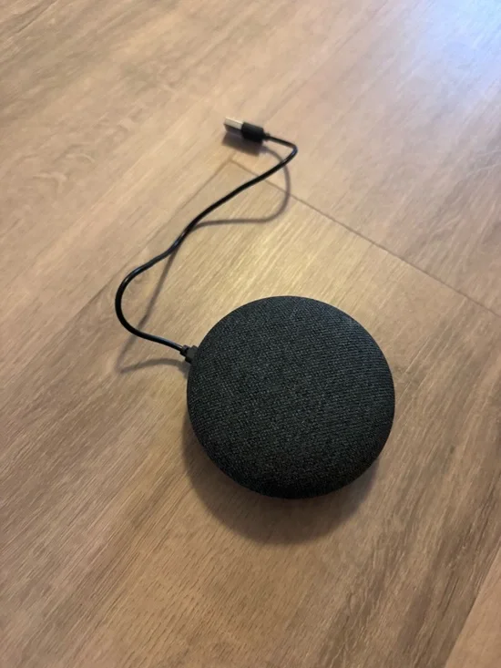 Google home mini w/ light bulbs 💡