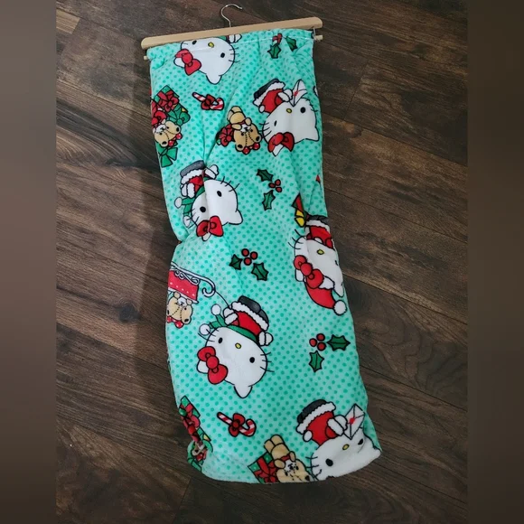 Hello Kitty Christmas Blanket