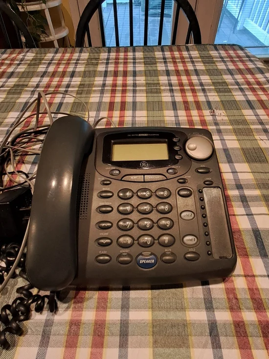 General Electric Black Office Desk Phone with Speakerphone and Display