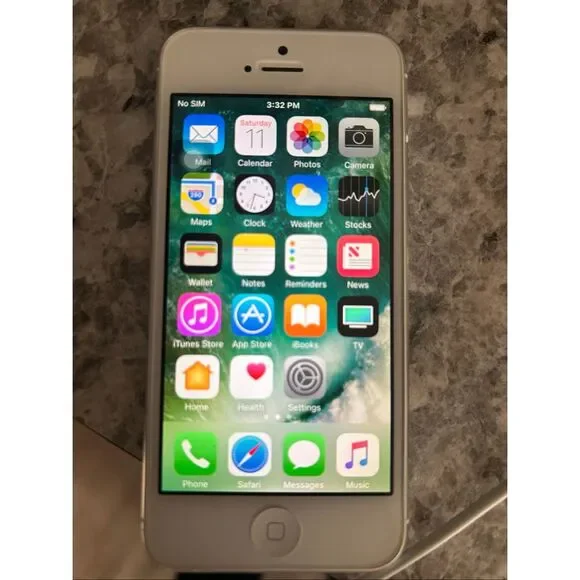 Vintage white iPhone 5 lock button doesn’t work
