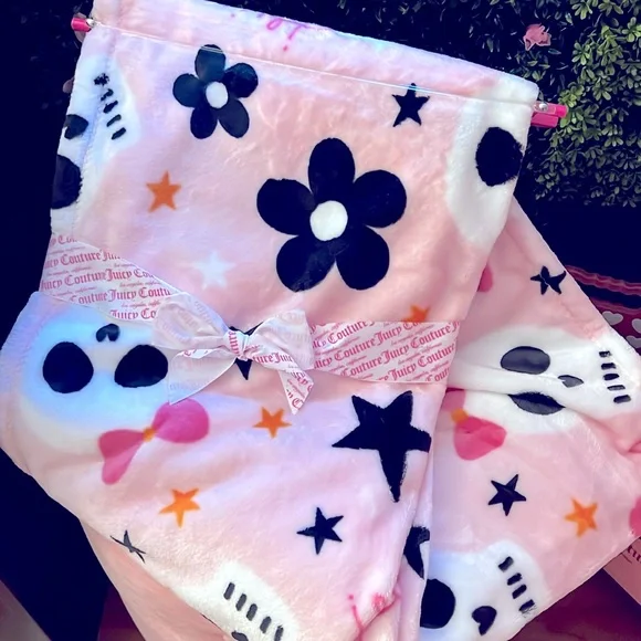 🩷🍒Juicy couture Halloween edition throw