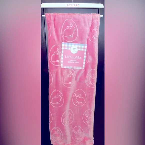 🩷🎀Lily & Lark pink bunny decorative throw