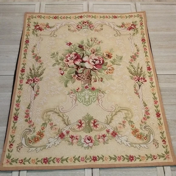 ⚜️ Vintage Floral Tapestry Wall Hanging