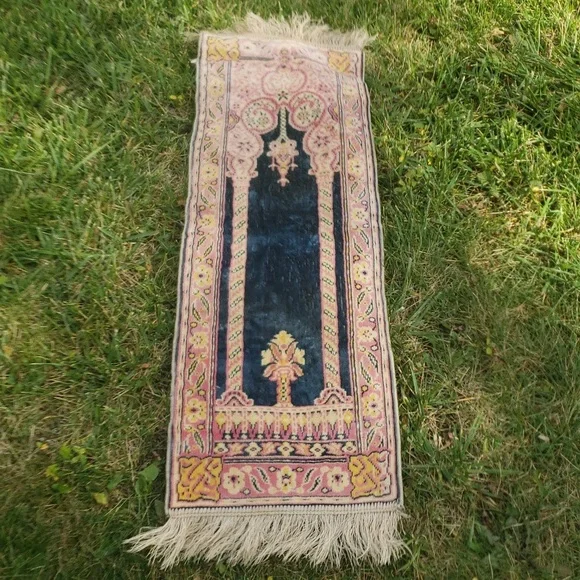 Vintage Turkish Prayer Rug made in France- PM2