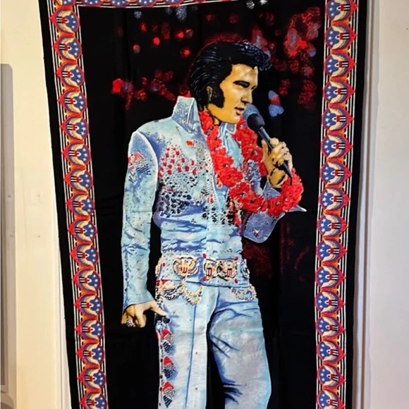 VINTAGE 1970’s VELVETEEN ELVIS PRESLEY WALL HANGING TAPESTRY 37” x 58”
