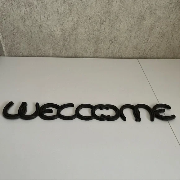 Cast Iron Rustic Farm Black Horseshoe Welcome Plaque Sign