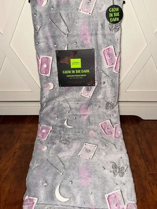 Glow in the Dark Tarot Card & Butterfly Plush Throw Blanket