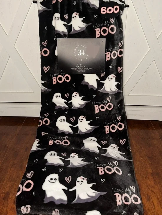 Halloween ‘I Love My Boo’ Pink Ghost Plush Throw Blanket