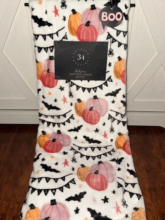 Happy Halloween Pink & Orange Pumpkin Velvet Plush Throw Blanket
