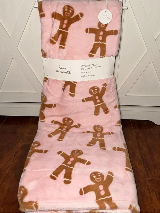 Pink Gingerbread Man Plush Throw Blanket