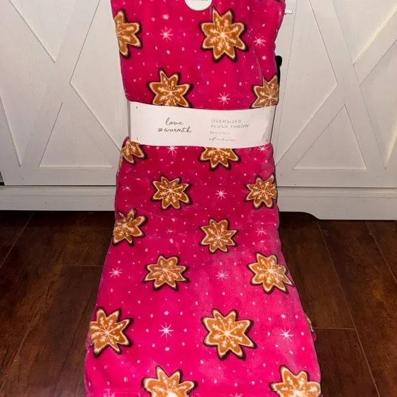 Hot Pink Snowflake Gingerbread Plush Throw Blanket