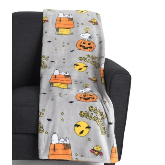 Peanuts Snoopy Happy Halloween Plush Throw Blanket