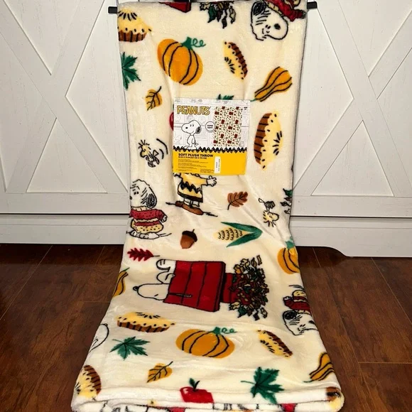 Peanuts Snoopy Thanksgiving & Autumn Plush Throw Blanket