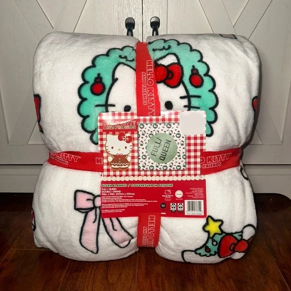 Hello Kitty Festive Wreath Queen Plush Throw Blanket