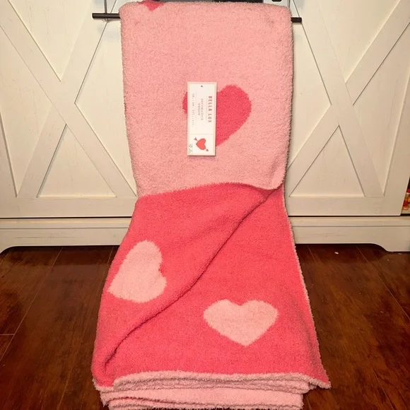 Bella Lux Pink Heart Throw