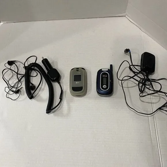 Verizon LG & Motorola Flip Phone W/ Accessories Pre Owned