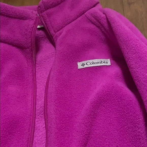 Columbia Fleece Jacket in Bold Magenta