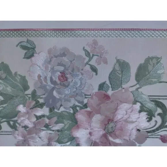 Pre-pasted Decorative Wall Border - Floral - Textured - Shimmery - 5 yds