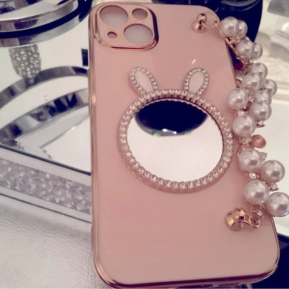 Adorable iPhone 13 case so cute!