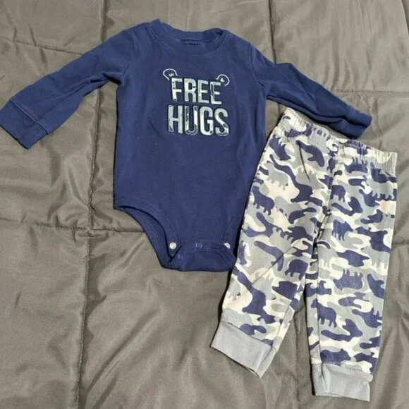 Free Hugs Baby Outfit
