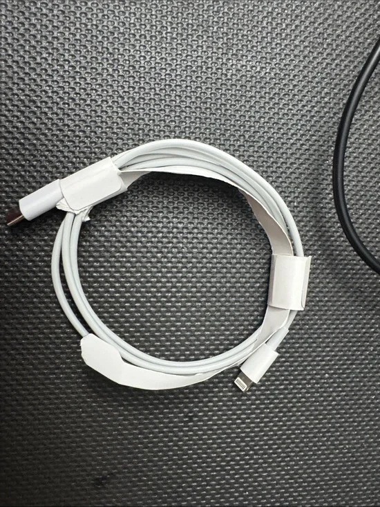 Apple White Lightning to USB-C Charging Cable
