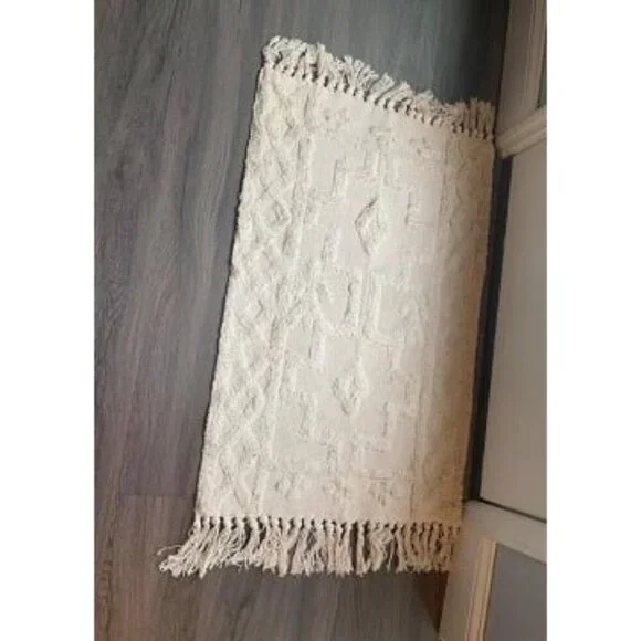 New Boho Bathroom Rug 2' x 3', Washable Small Farmhouse Bedroom Rugs with Tassel
