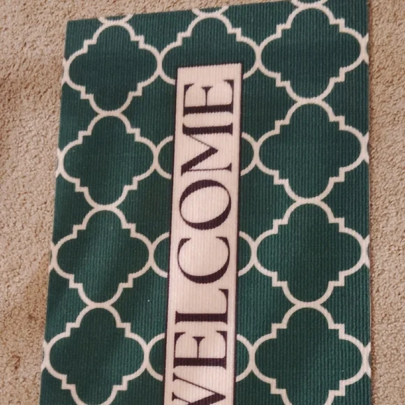 Green Welcome Mat with White Pattern NEW