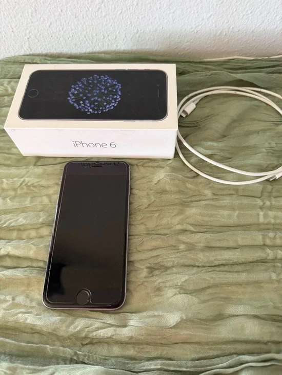 Apple iPhone 6 Gray - Won’t Turn On
