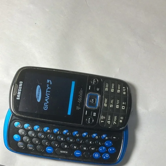 Samsung Gravity 3 Phone pull out slider QWERTY keyboard model SGH-T479