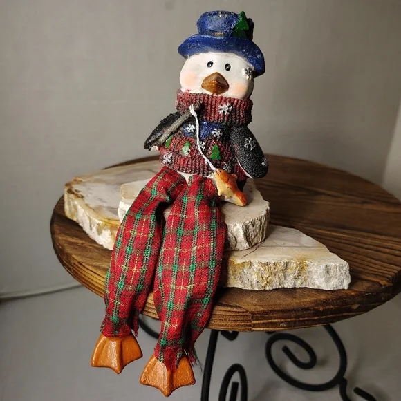 Jubilee Giftware Penguin Shelf Sitter Ornament Arctic Ice Fishing Figurine