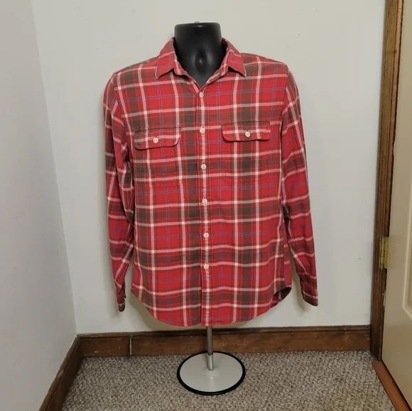 J. Crew Men's Plaid Casual Outdoors Button Down - Size (S) - Preloved