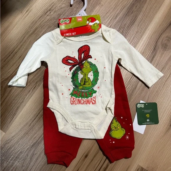 NWT baby Grinch Christmas holiday Grinchmas set