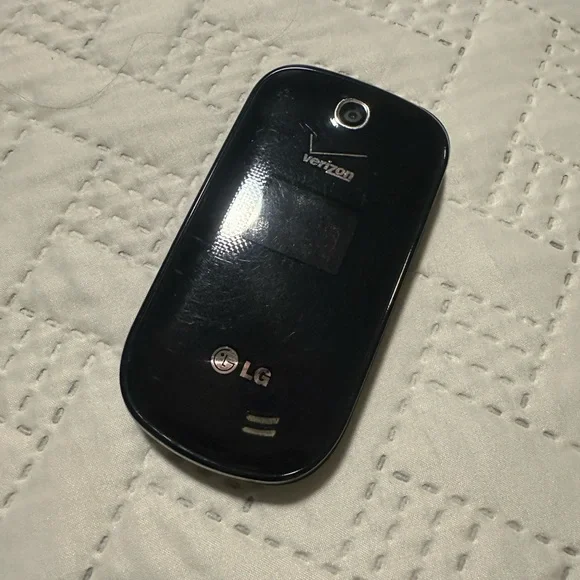 LG Black Basic Flip Phone with Glossy Finish