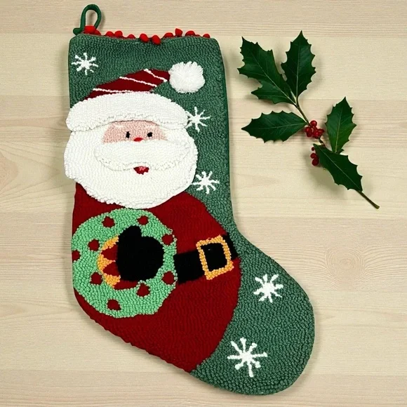 Looped Yarn Christmas Stocking Santa with Wreath 3D