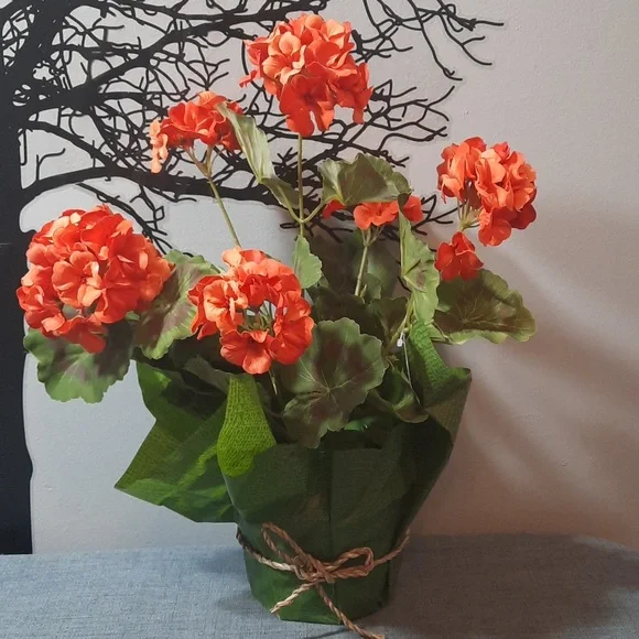 Geranium Potted Artificial Floral Red Orange Weighted Pot Indoor Outdoor NWT