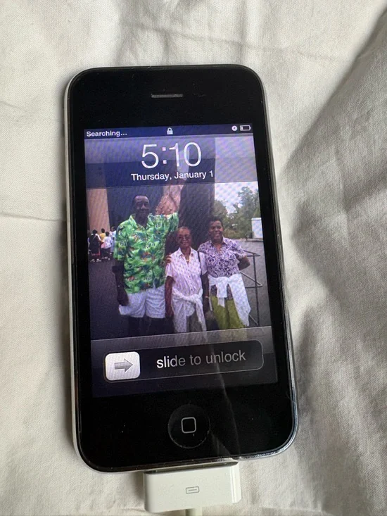 Apple iPhone 1st Generation Original & FullyWorking, No Scratches. IPhone Only,