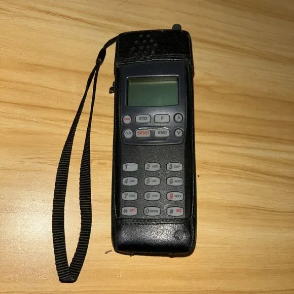 Vintage AT&T 3812 GoPhone Compact Wireless Cellular Cell Phone Untested