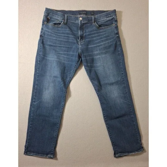 Lucky Brand Jeans Mens 38X30 221 Straight Blue Denim 5 Pocket Whiskered