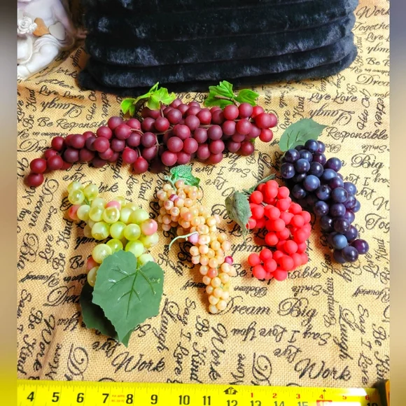 Vintage lot of 5 faux rubber gape vines all different colors/sizes