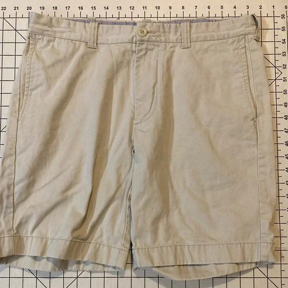 J. Crew Men’s Size 33 Beige Chino Shorts‎
