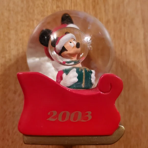 2003 DISNEY SANTA MICKEY MOUSE IN SLEIGH JCPENNEY MINI GLASS SNOW GLOBE HOLIDAY
